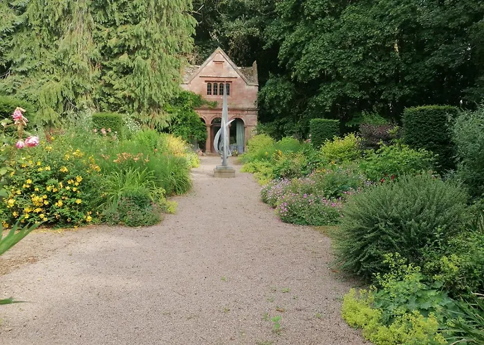 Quirky, Romantic Cottage With Garden In Wye Valley