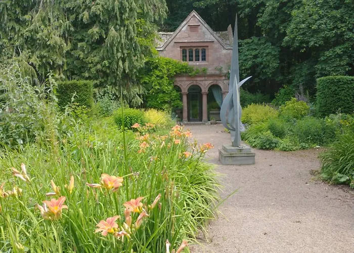 Quirky, Romantic Cottage With Garden In Wye Valley