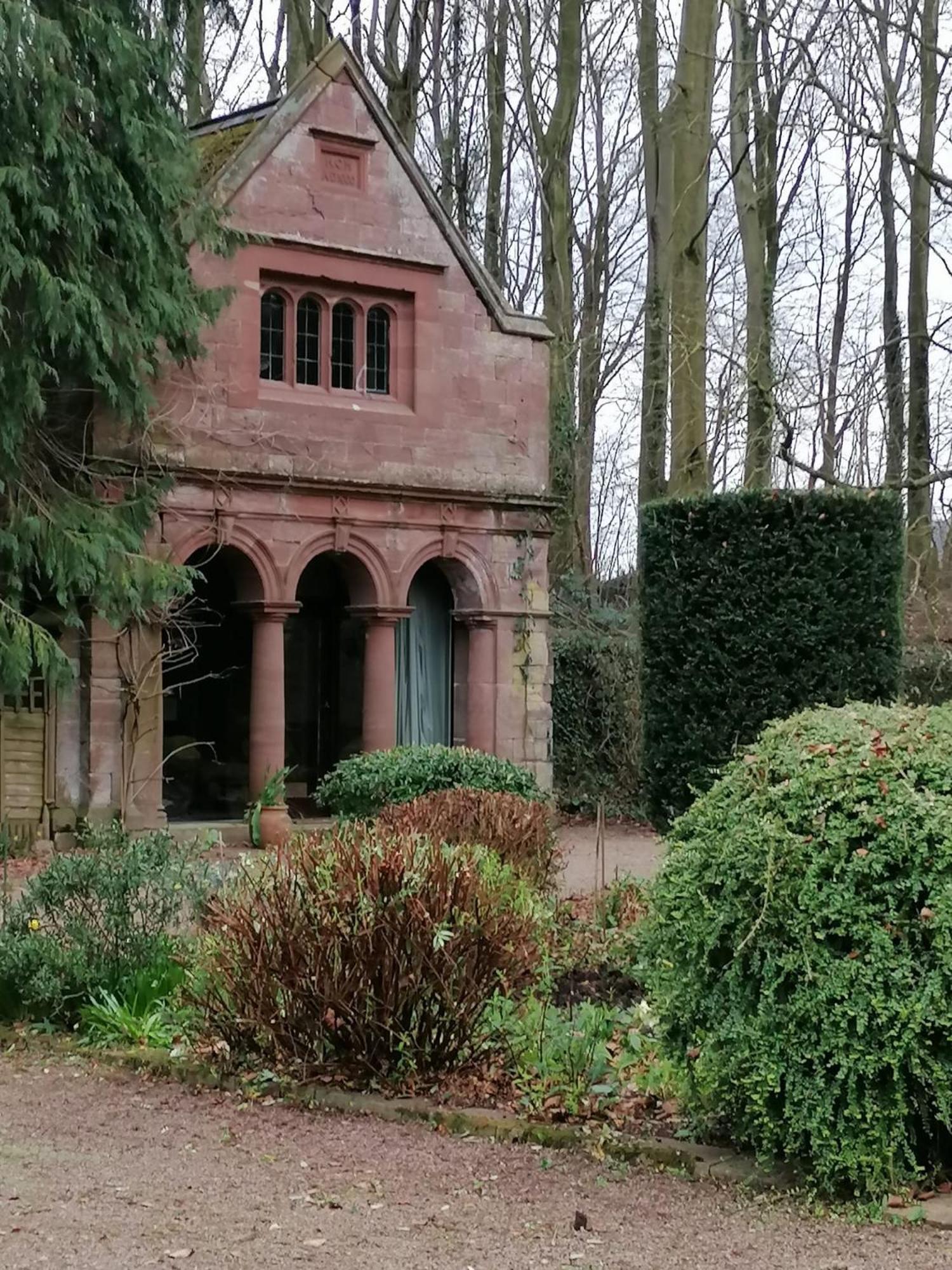 Quirky, Romantic With Garden In Wye Valley *