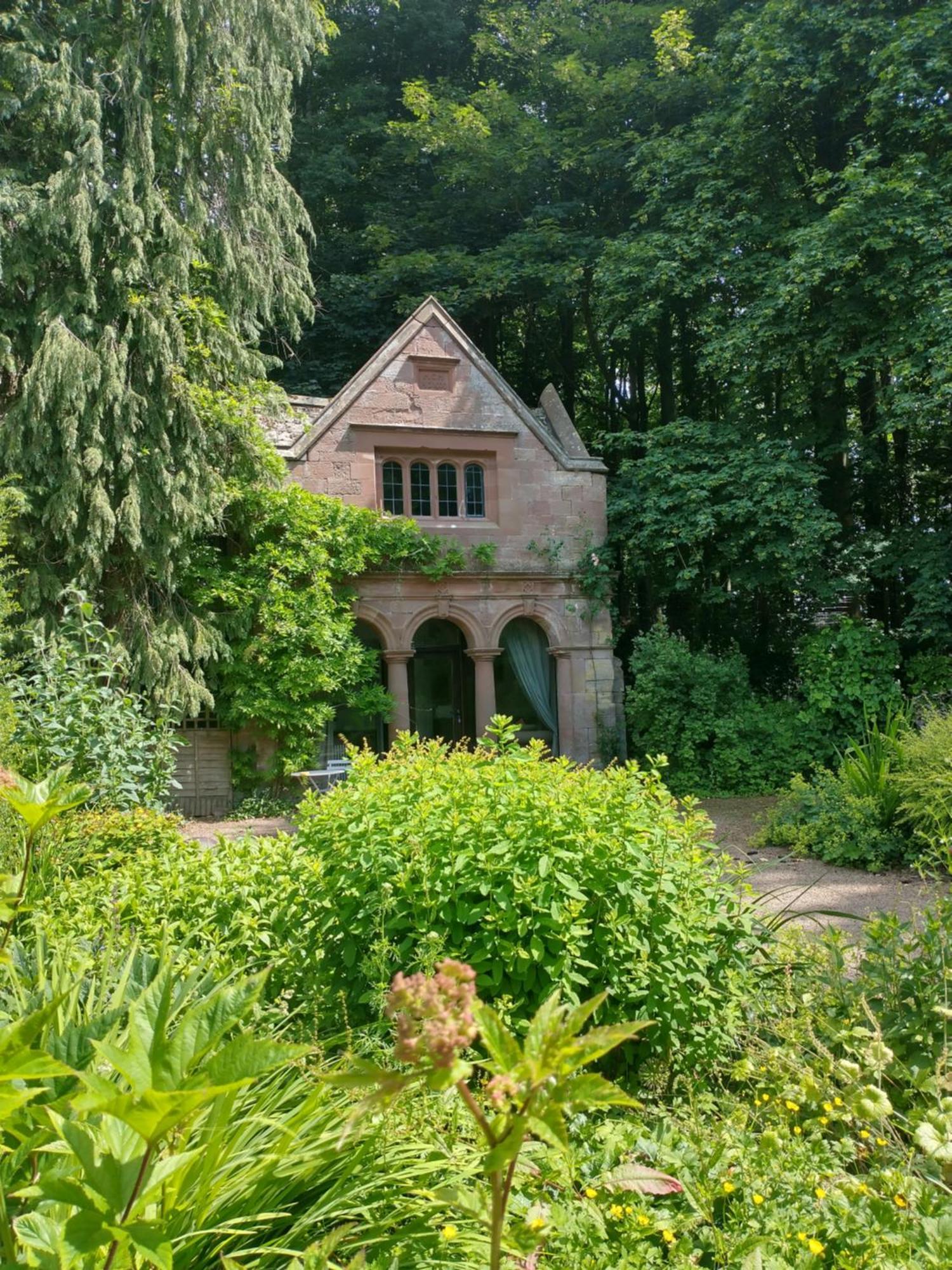 Quirky, Romantic With Garden In Wye Valley *